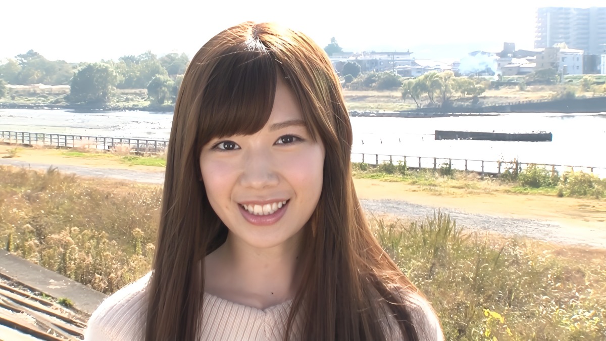 明里つむぎ